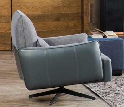 FAMA ARM CHAIR